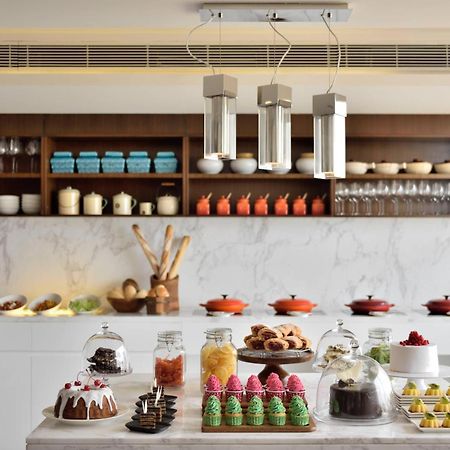 Kochi Marriott Hotel Екстериор снимка The Pastry Shop
