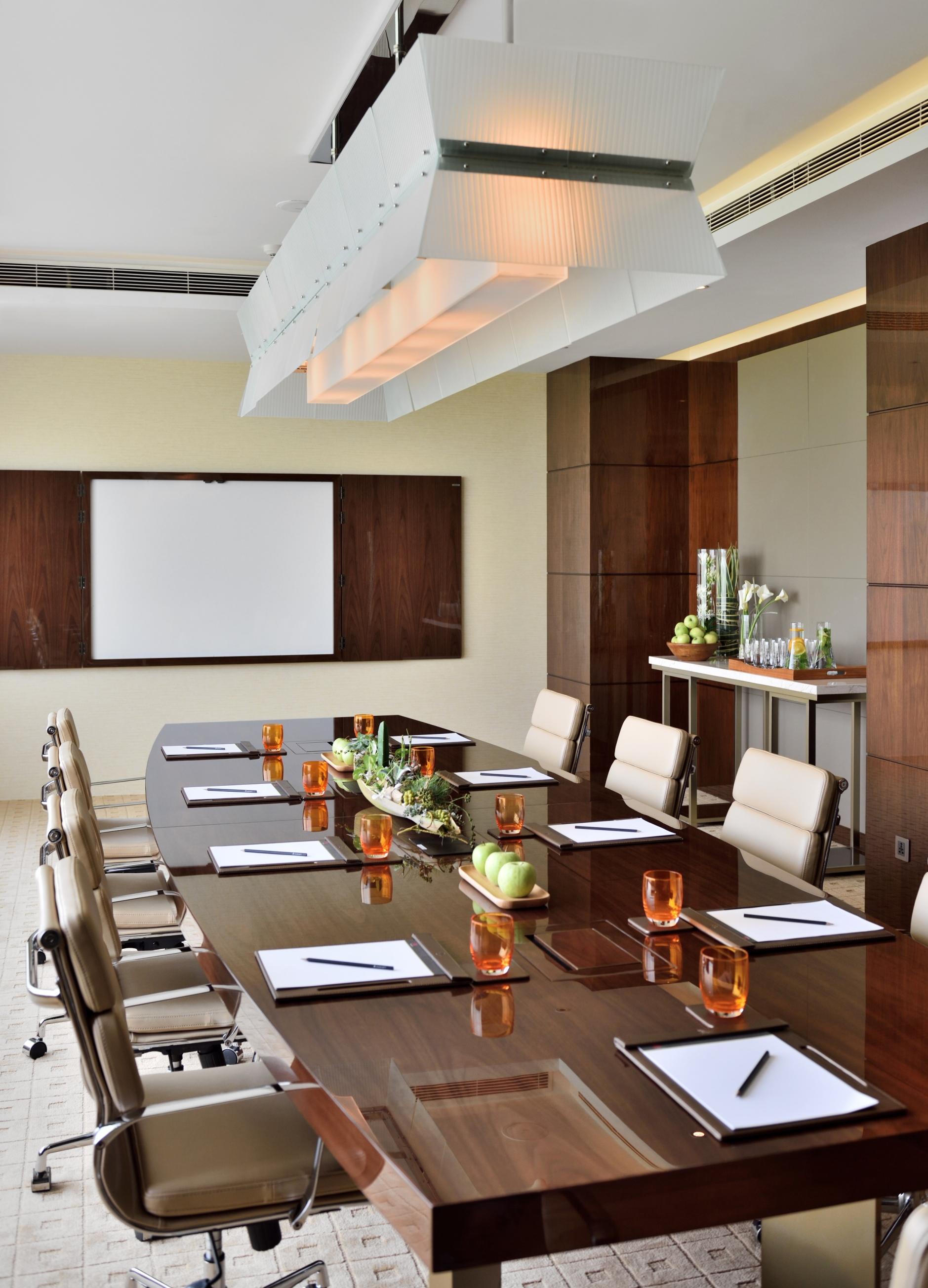 Kochi Marriott Hotel Екстериор снимка Meeting room
