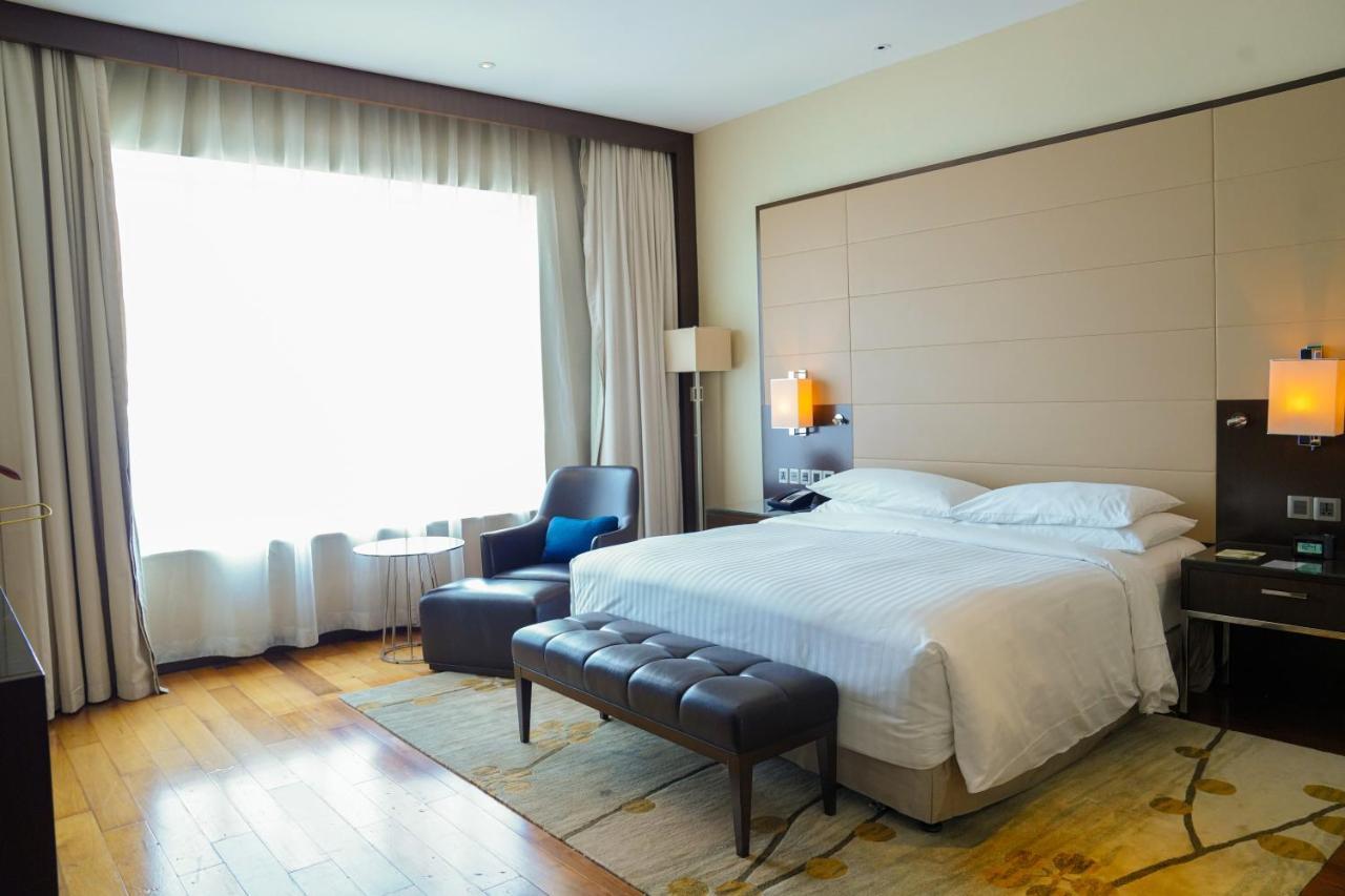 Kochi Marriott Hotel Екстериор снимка