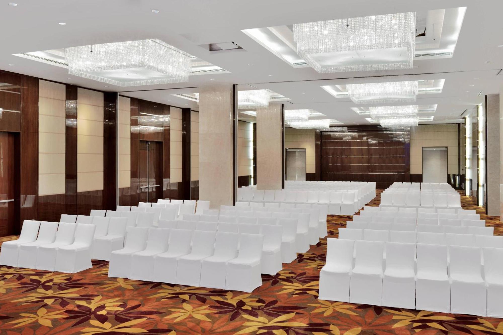 Kochi Marriott Hotel Екстериор снимка The Grand Ballroom