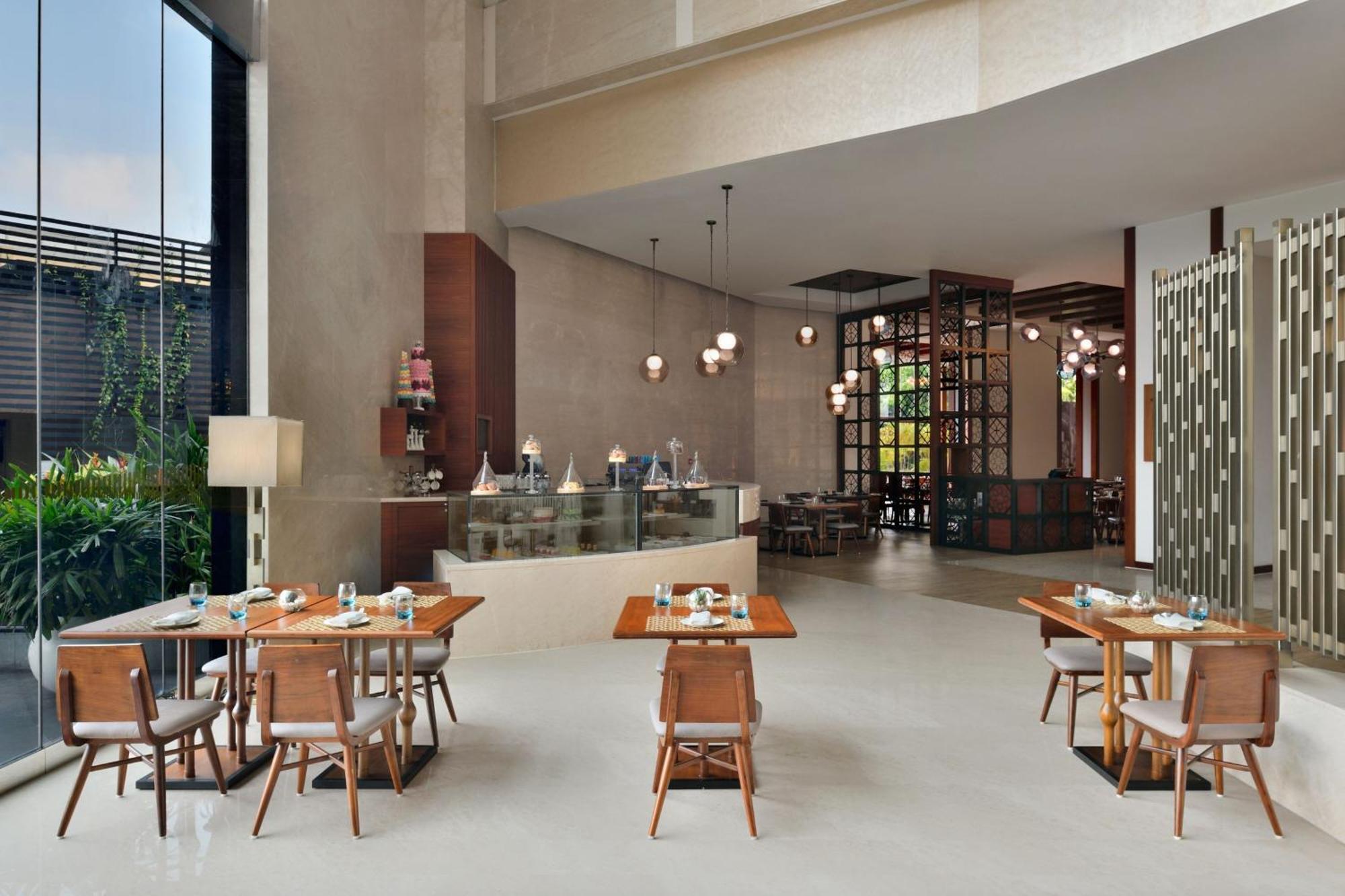Kochi Marriott Hotel Екстериор снимка The restaurant