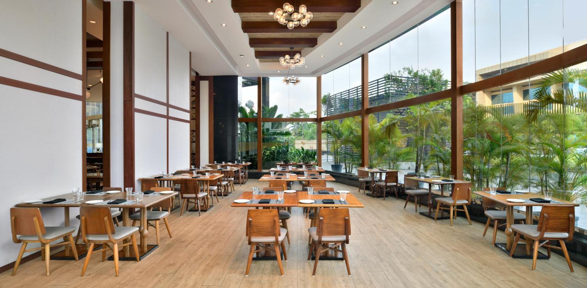 Kochi Marriott Hotel Екстериор снимка The restaurant