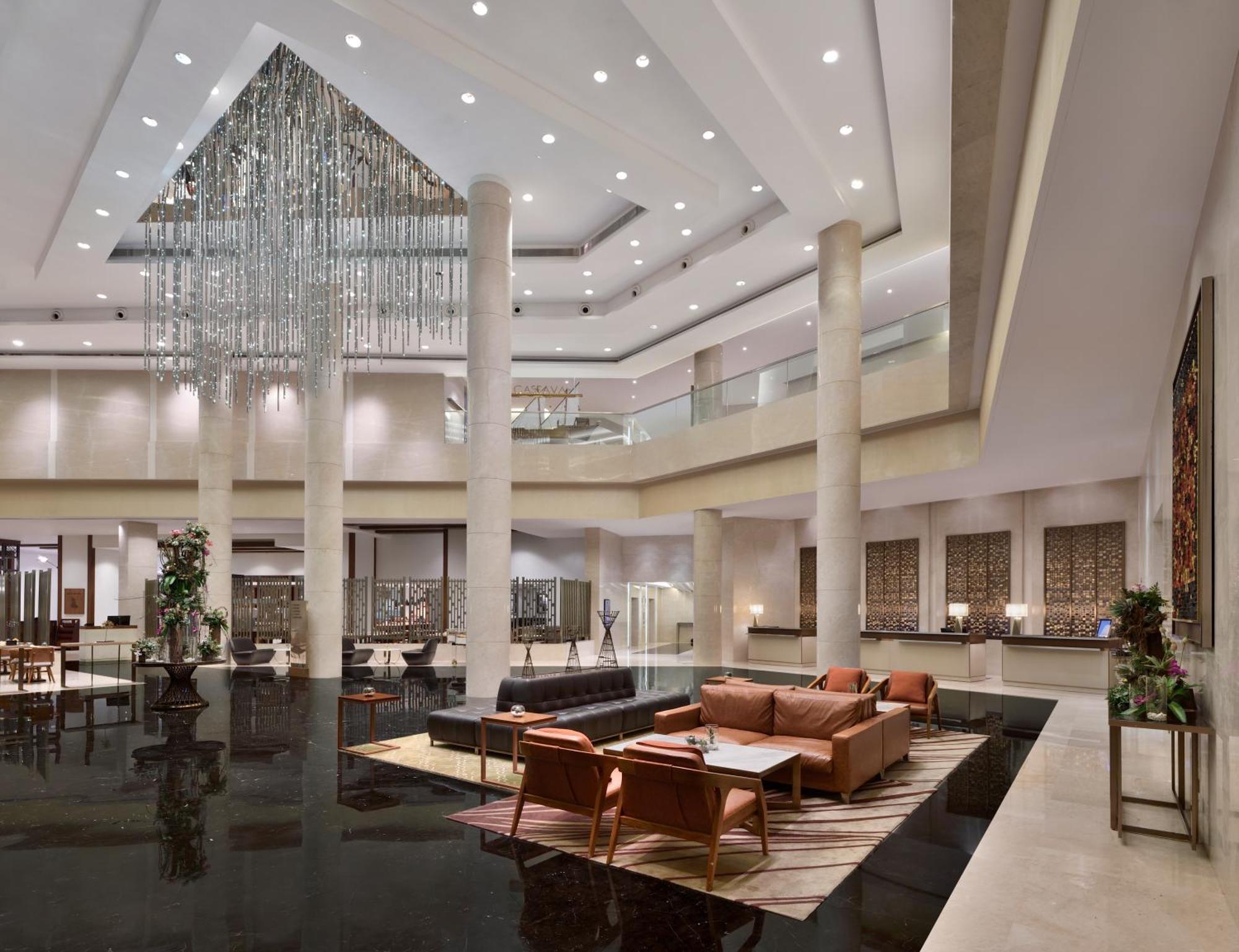 Kochi Marriott Hotel Екстериор снимка Lobby